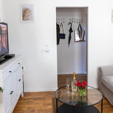 Republic Apartman Apartment บายา ภายนอก รูปภาพ