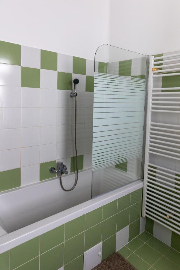 Republic Apartman Apartment บายา ภายนอก รูปภาพ
