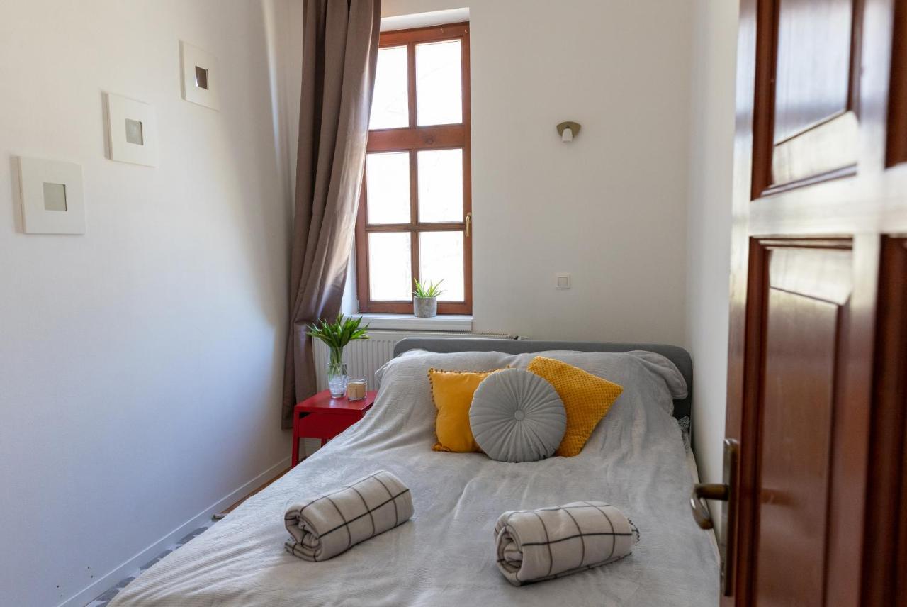 Republic Apartman Apartment บายา ภายนอก รูปภาพ